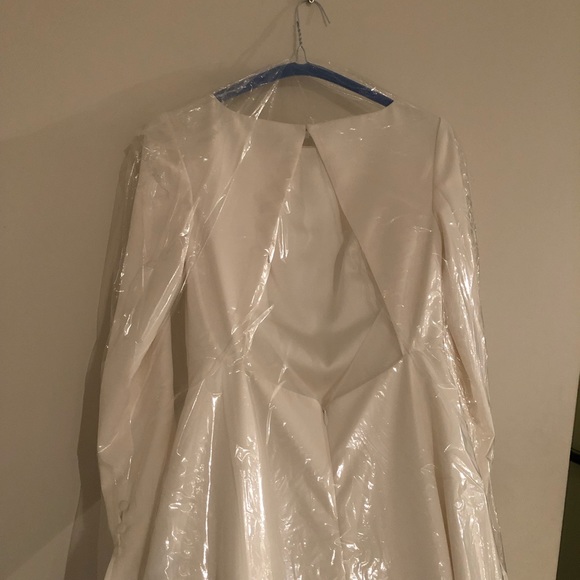 Classic Wedding/Bridal/Event White Dress - Picture 6 of 8